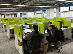 北京某企业培训公司选择憨熊大办公家具
