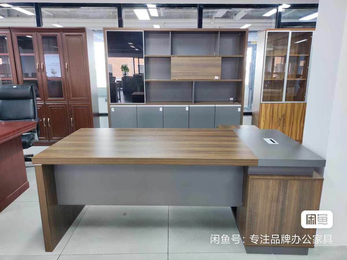 二手仿红红胡桃超大背柜